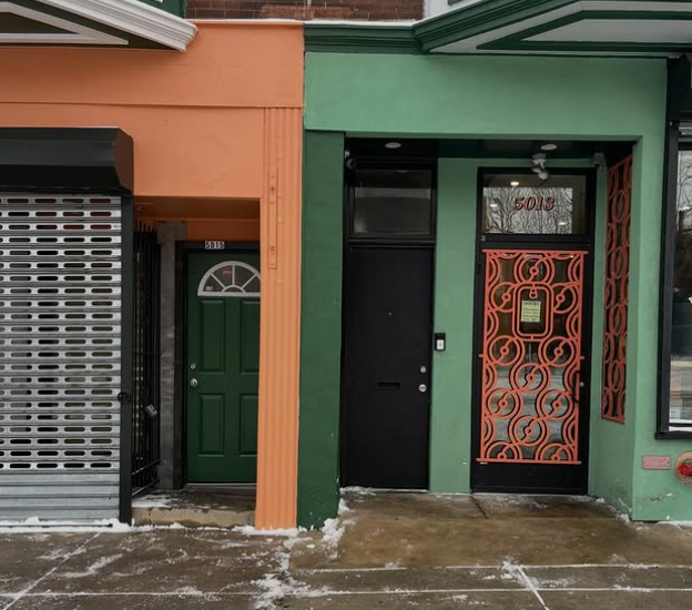 Exterior of Cleo Bagel on Baltimore Ave